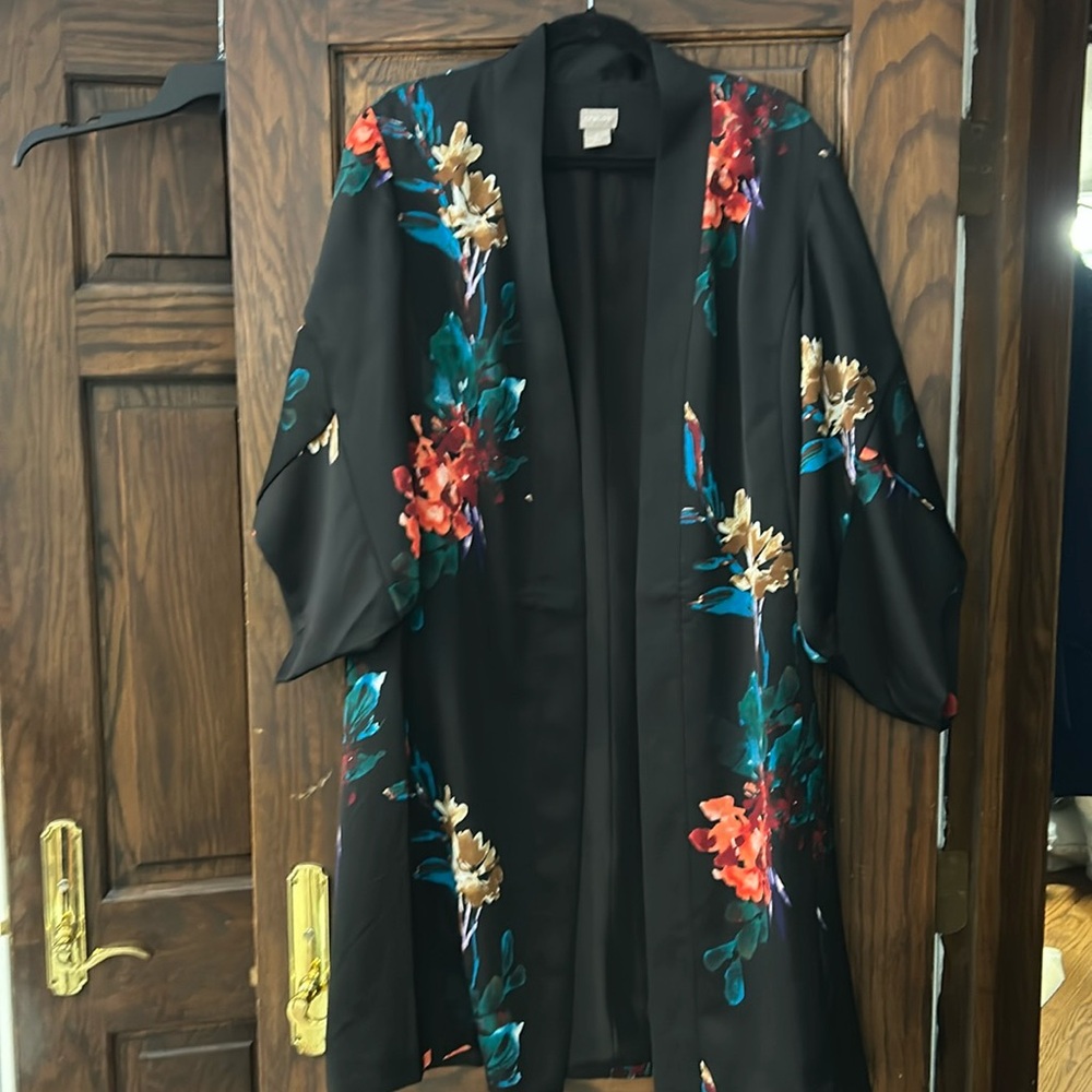 Chico’s black and floral kimono duster
